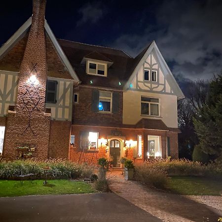 Au Petit Manoir Bed & Breakfast Socx Exterior photo
