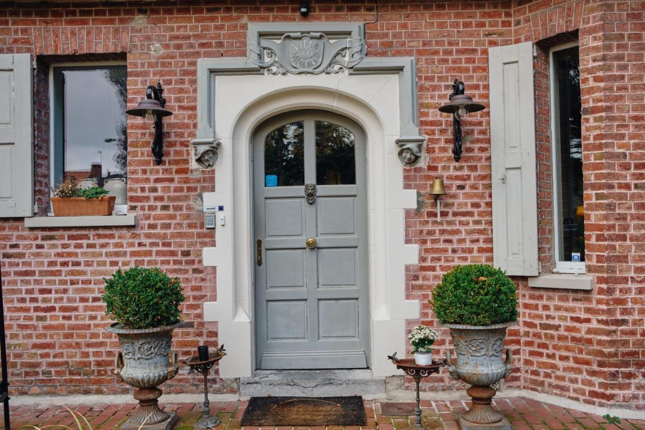 Au Petit Manoir Bed & Breakfast Socx Exterior photo