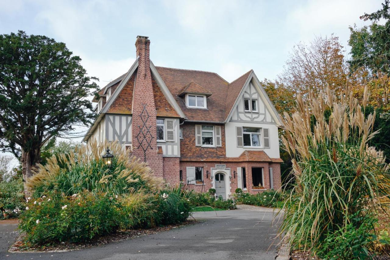 Au Petit Manoir Bed & Breakfast Socx Exterior photo