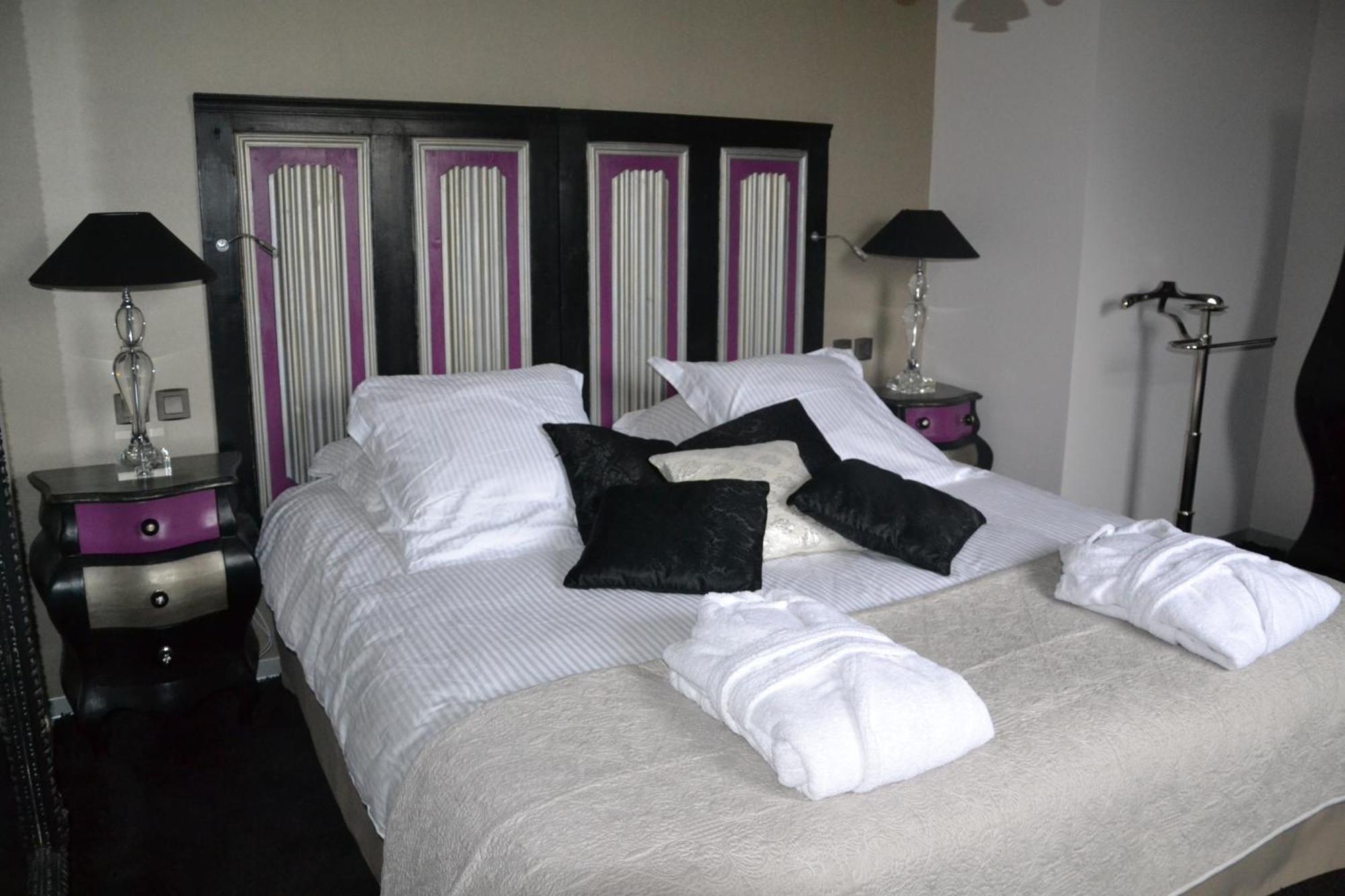 Au Petit Manoir Bed & Breakfast Socx Exterior photo