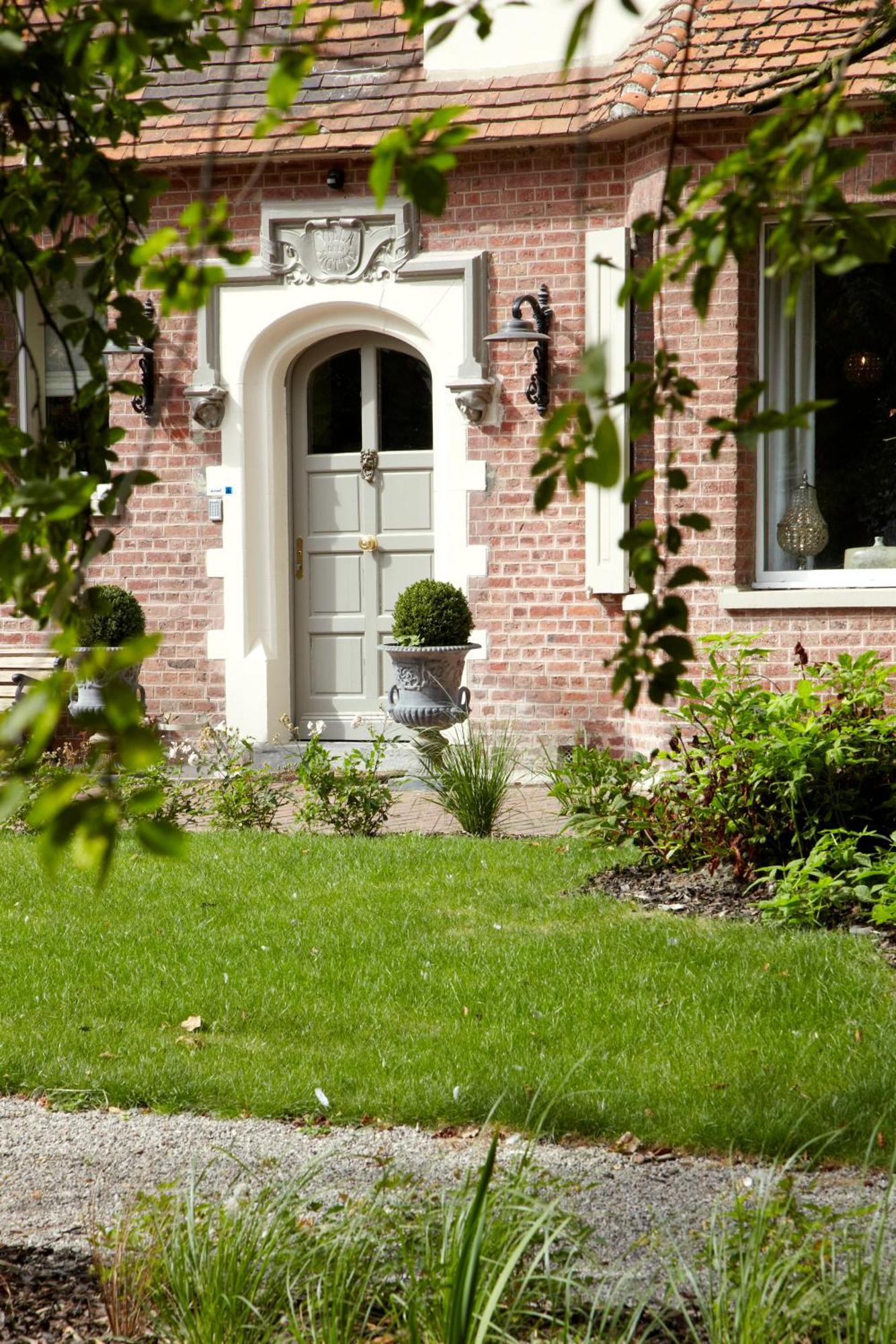 Au Petit Manoir Bed & Breakfast Socx Exterior photo