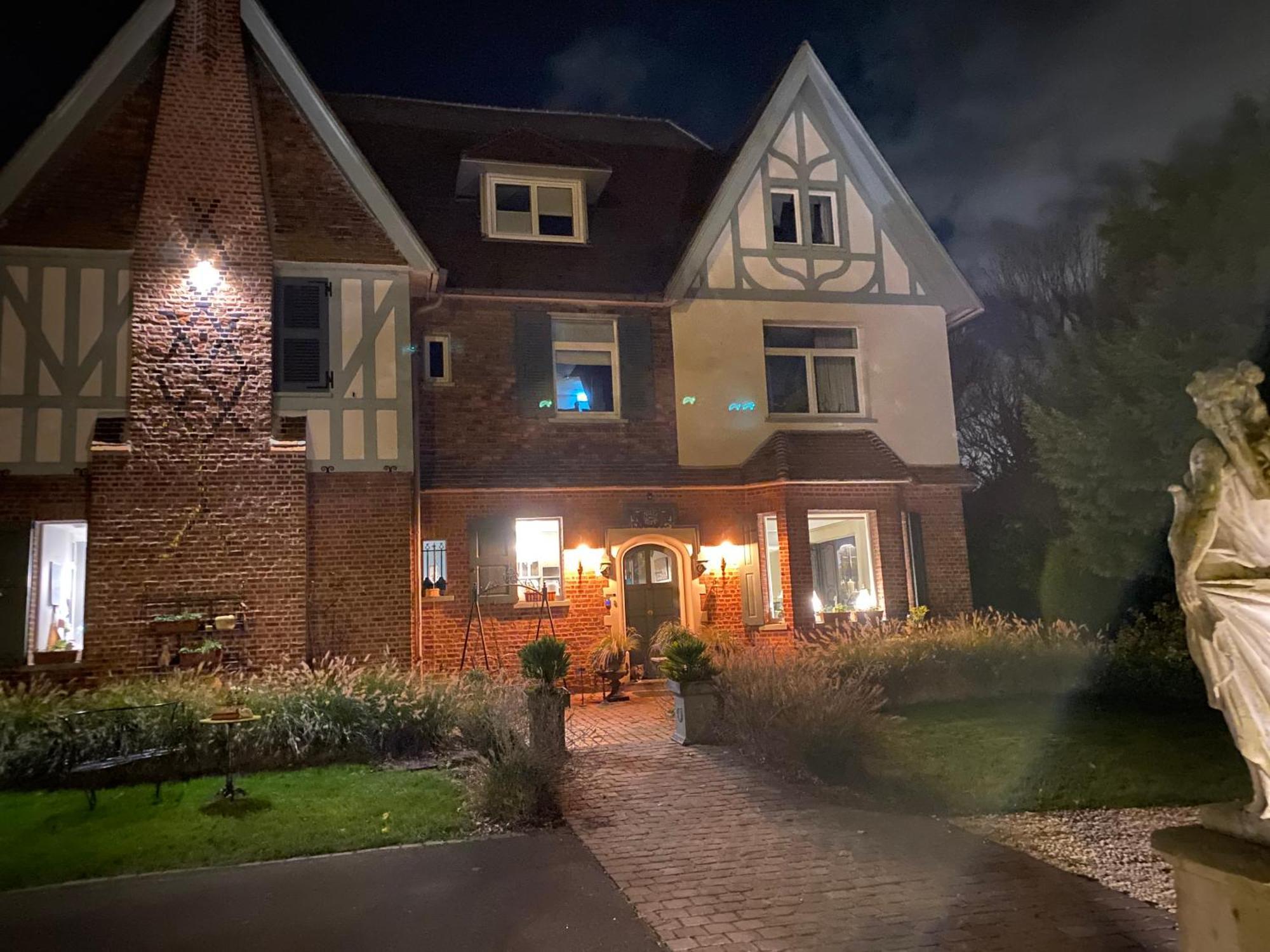 Au Petit Manoir Bed & Breakfast Socx Exterior photo